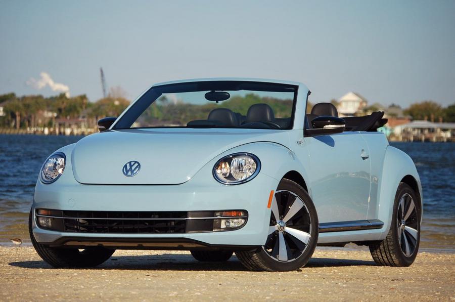  Volkswagen Beetle Turbo Cabriolet 2013 года  (фото 27 из 40)